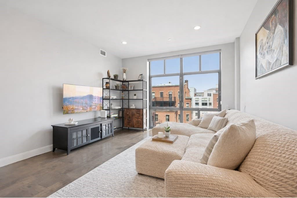 Condominium at 150 Dorchester Ave South Boston # 511, Boston MA 02127, Boston, photo 3 of 24