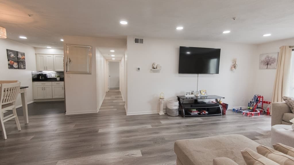 Condominium at 232 Canton St # 206, Randolph MA 02368, Randolph, photo 4 of 25