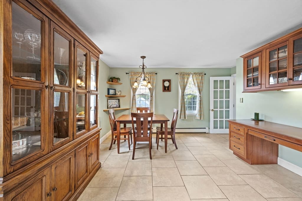 Single Family Residence at 9 Hill Dale Rd, Plymouth MA 02360, Plymouth, photo 7 of 41