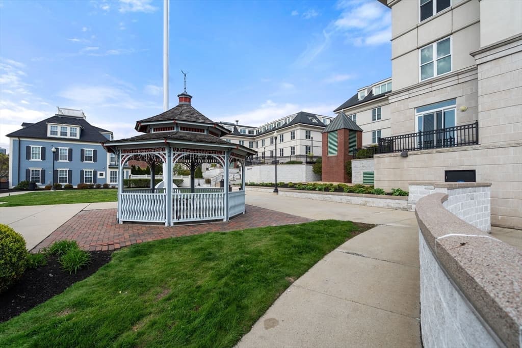 Condominium at 73 Chelsea St # 305, Boston MA 02129, Boston, photo 21 of 22