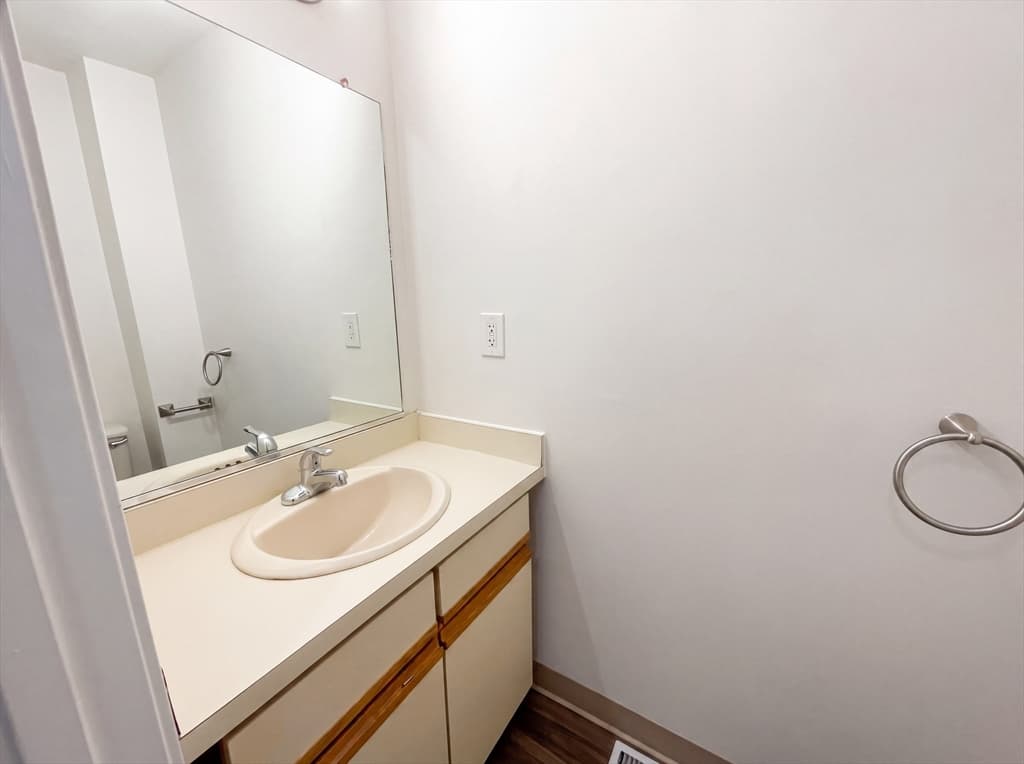 Condominium at 20 Lordvale Blvd # 202, Grafton MA 01536, Grafton, photo 16 of 22