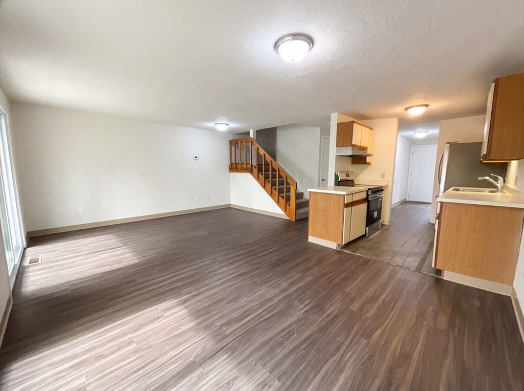 Condominium at 20 Lordvale Blvd # 202, Grafton MA 01536, Grafton, photo 5 of 22