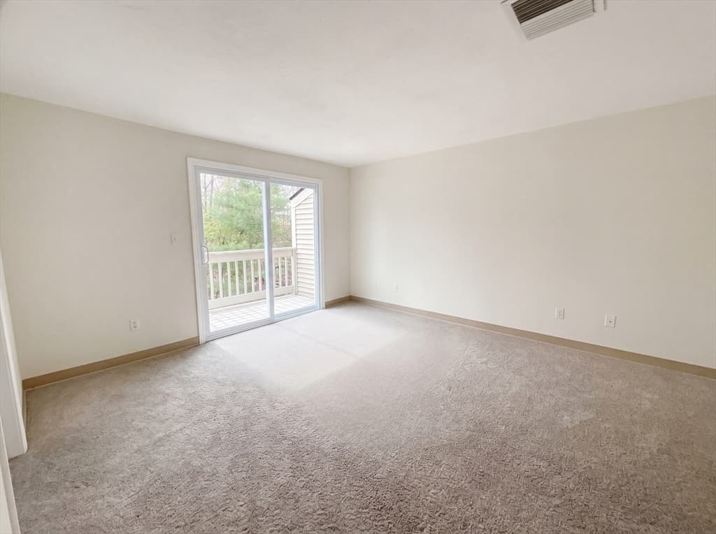 Condominium at 20 Lordvale Blvd # 202, Grafton MA 01536, Grafton, photo 10 of 22