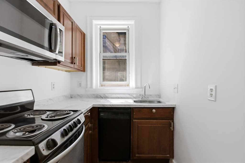 Condominium at 1673 Commonwealth Ave # 3, Boston MA 02135, photo 14 of 31