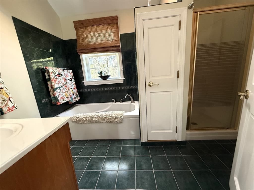 190 Wyndridge Circle, Pelham NH 03076 photo 27