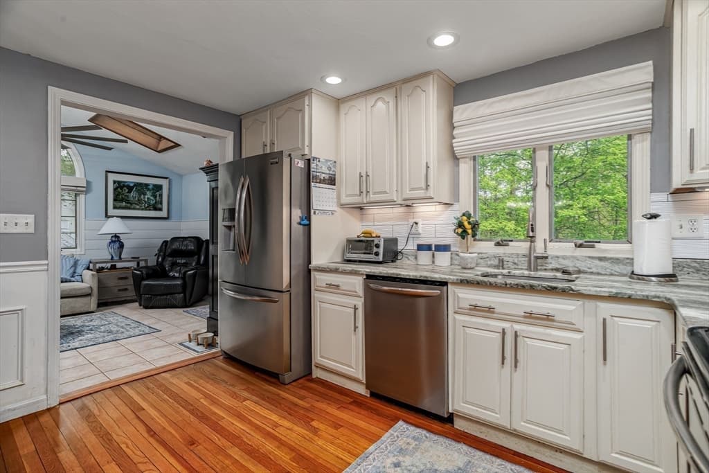 190 Wyndridge Circle, Pelham NH 03076 photo 9