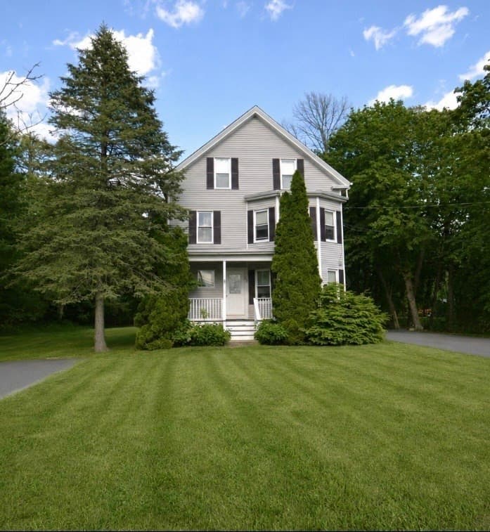 87 Lakeside Ave, Lakeville MA 02347