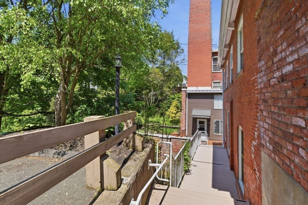 124 College St # 2, South Hadley MA 01075 photo 37