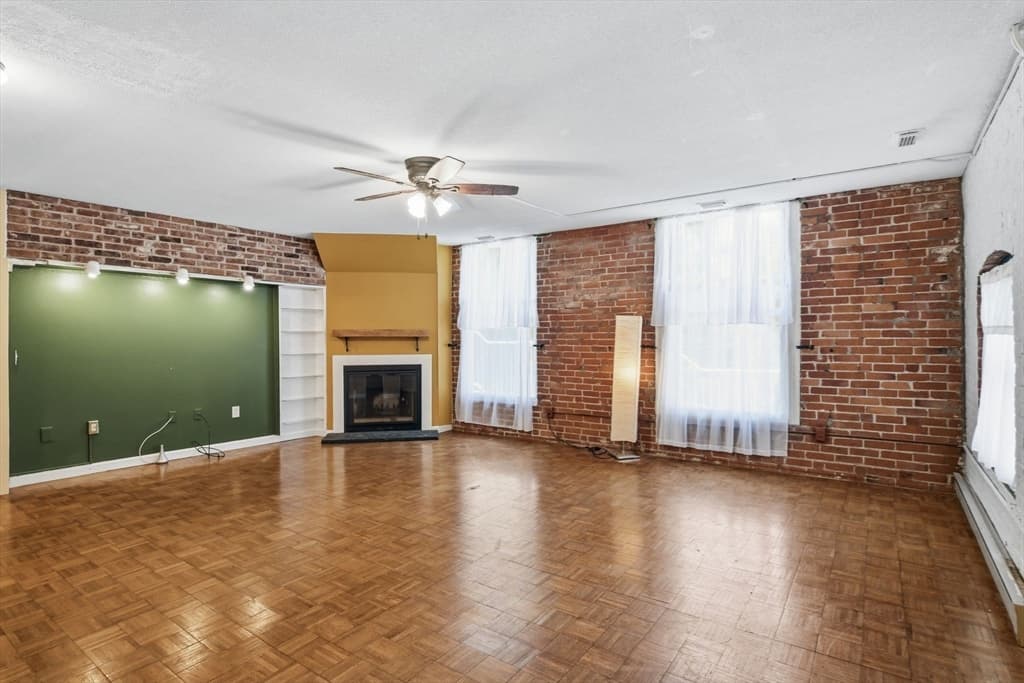 124 College St # 2, South Hadley MA 01075 photo 4