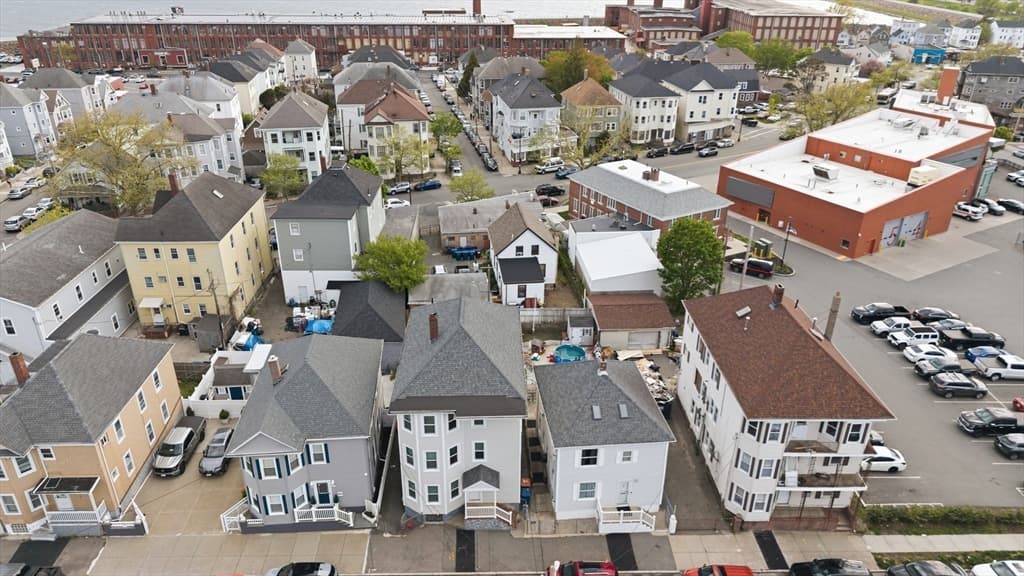 3 Family at 55 Salisbury St, New Bedford MA 02744, photo 36 of 41