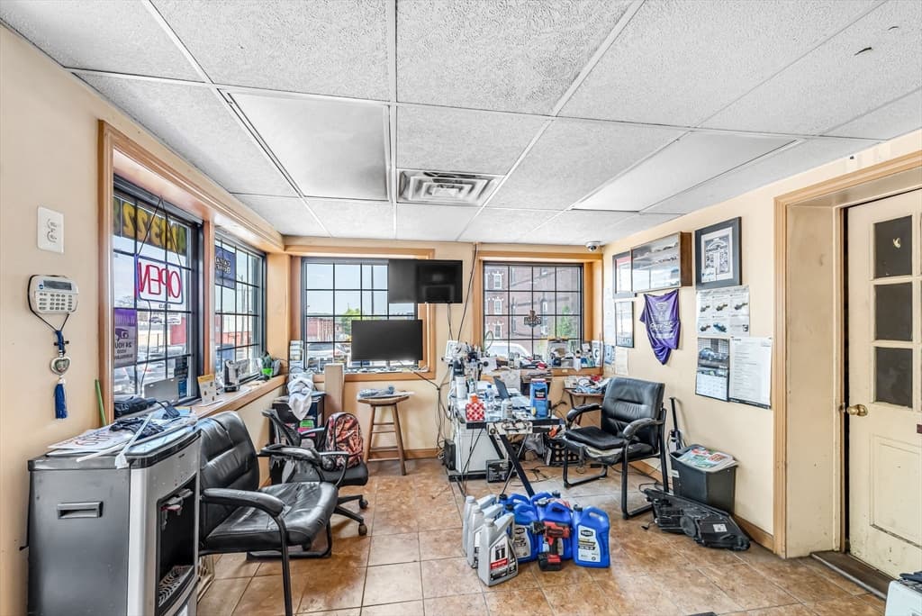 395 Maple St, Holyoke MA 01040 photo 5
