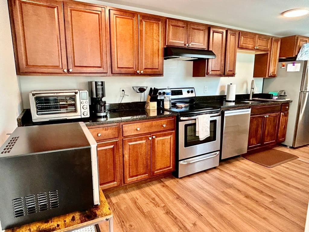 4 Family at 107 Brigham, Northborough MA 01532, photo 20 of 42