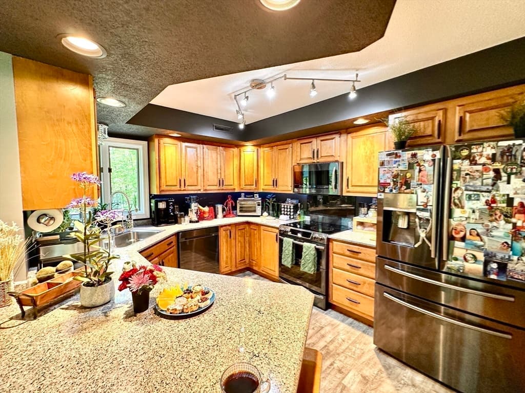 Single Family Residence at 14 Laurel Ridge Drive, Belchertown MA 01007, photo 16 of 42