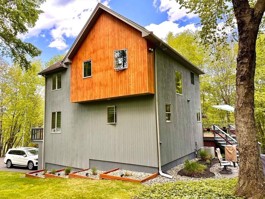 Single Family Residence at 14 Laurel Ridge Drive, Belchertown MA 01007, photo 4 of 42