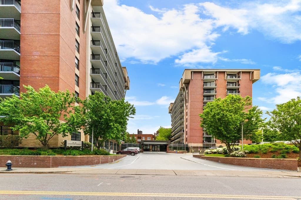 50 Longwood Ave # 311, Brookline MA 02446