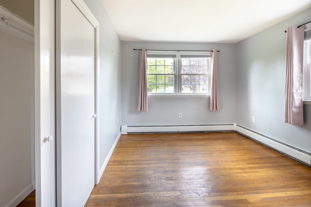 Single Family Residence at 10 Knollwood Dr, Mattapoisett MA 02739, photo 23 of 42