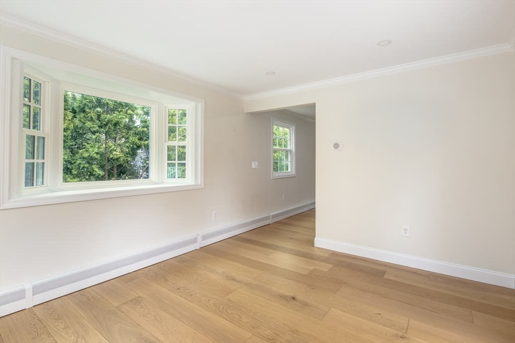 Single Family Residence at 10 Knollwood Dr, Mattapoisett MA 02739, photo 6 of 42