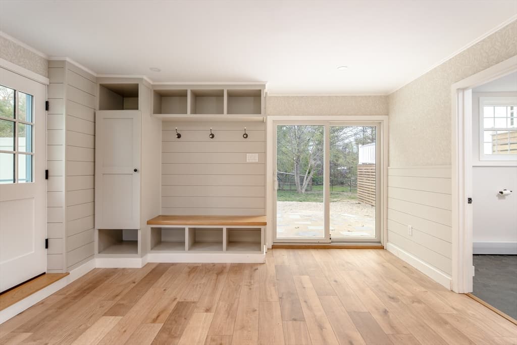 Single Family Residence at 10 Knollwood Dr, Mattapoisett MA 02739, photo 16 of 42