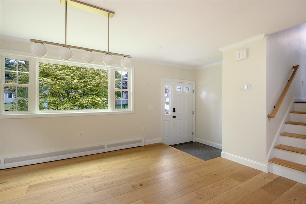 Single Family Residence at 10 Knollwood Dr, Mattapoisett MA 02739, photo 12 of 42