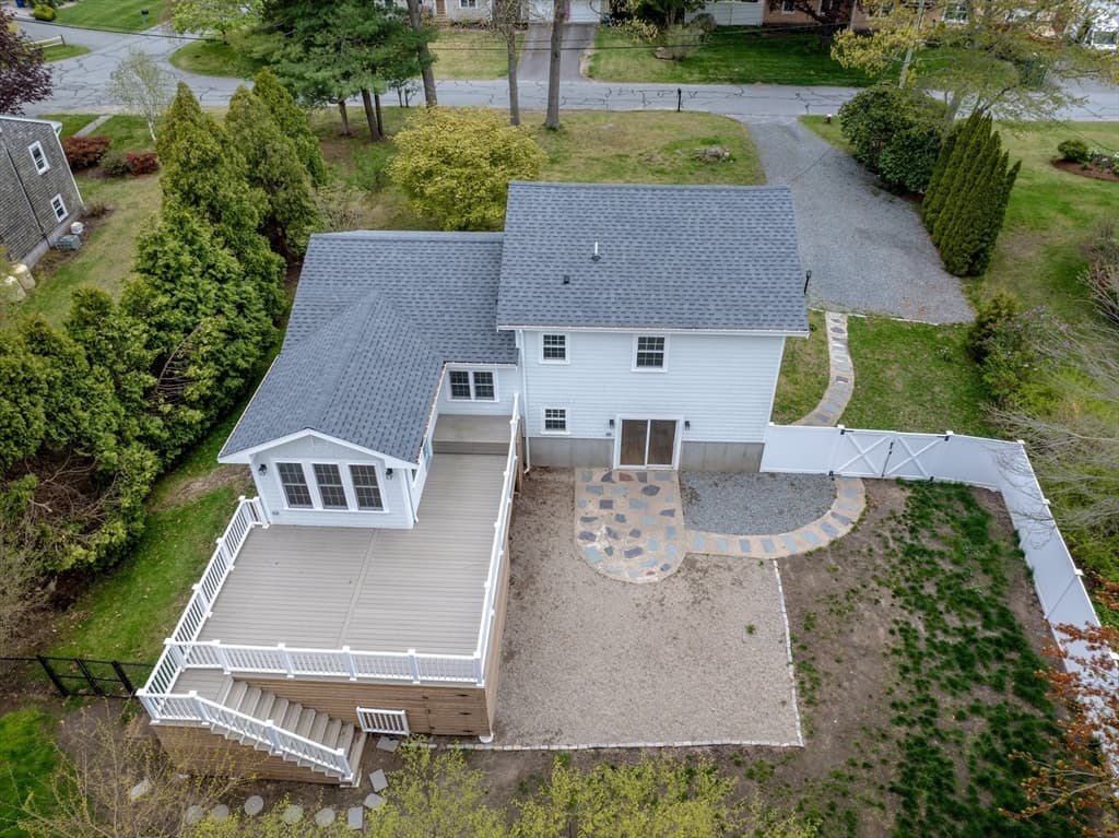 Single Family Residence at 10 Knollwood Dr, Mattapoisett MA 02739, photo 38 of 42