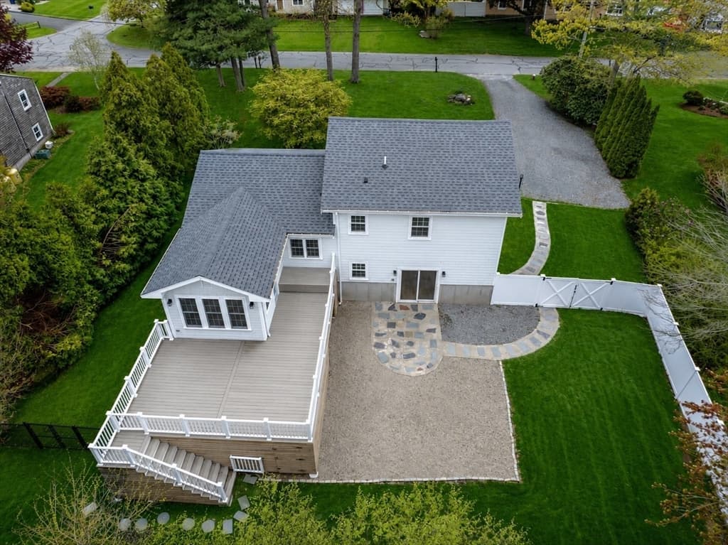Single Family Residence at 10 Knollwood Dr, Mattapoisett MA 02739, photo 37 of 42