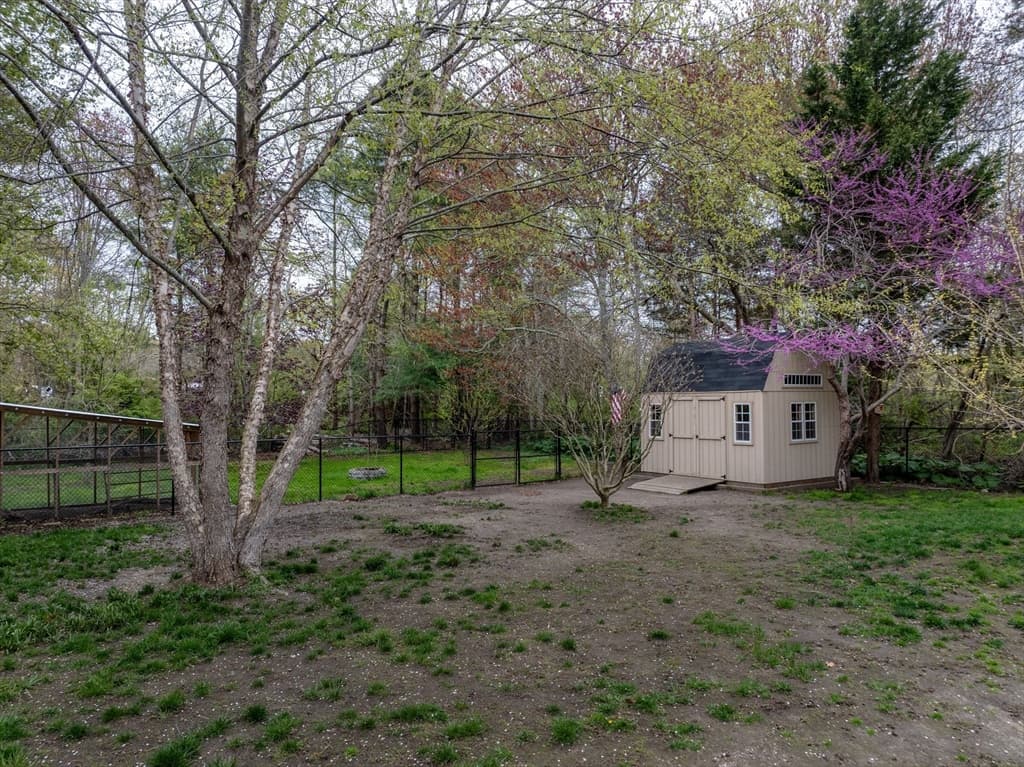 Single Family Residence at 10 Knollwood Dr, Mattapoisett MA 02739, photo 31 of 42