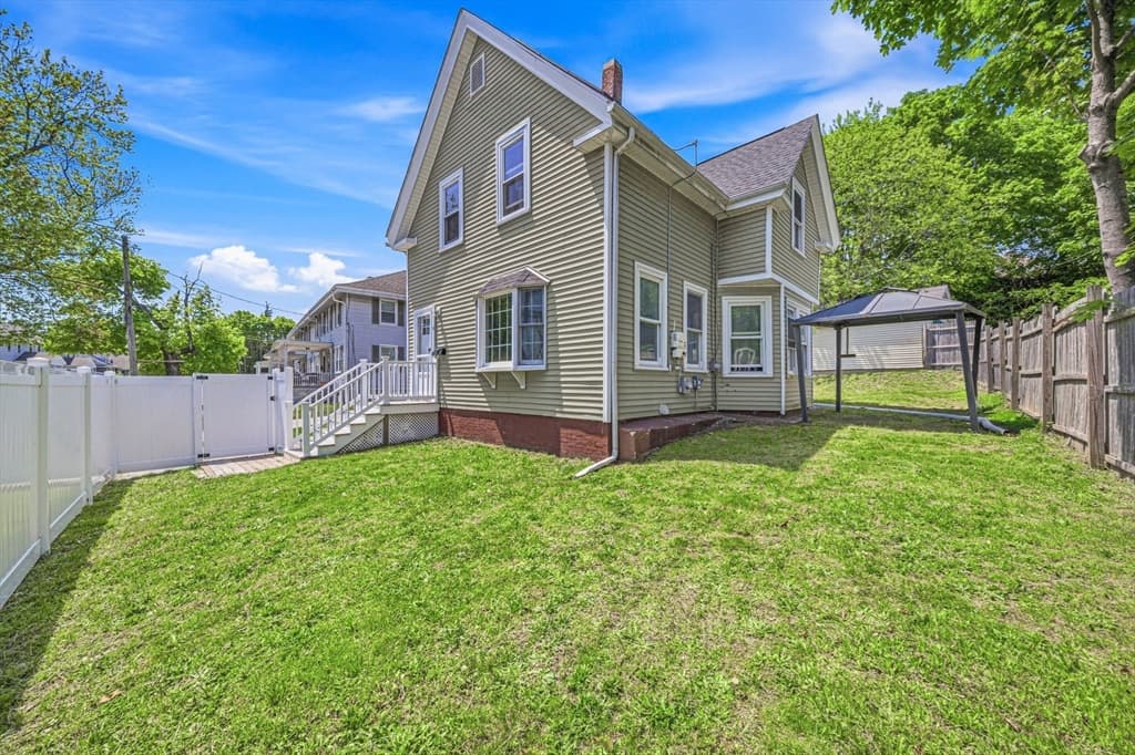Single Family Residence at 17 Forest Ave, Plymouth MA 02360, photo 2 of 17
