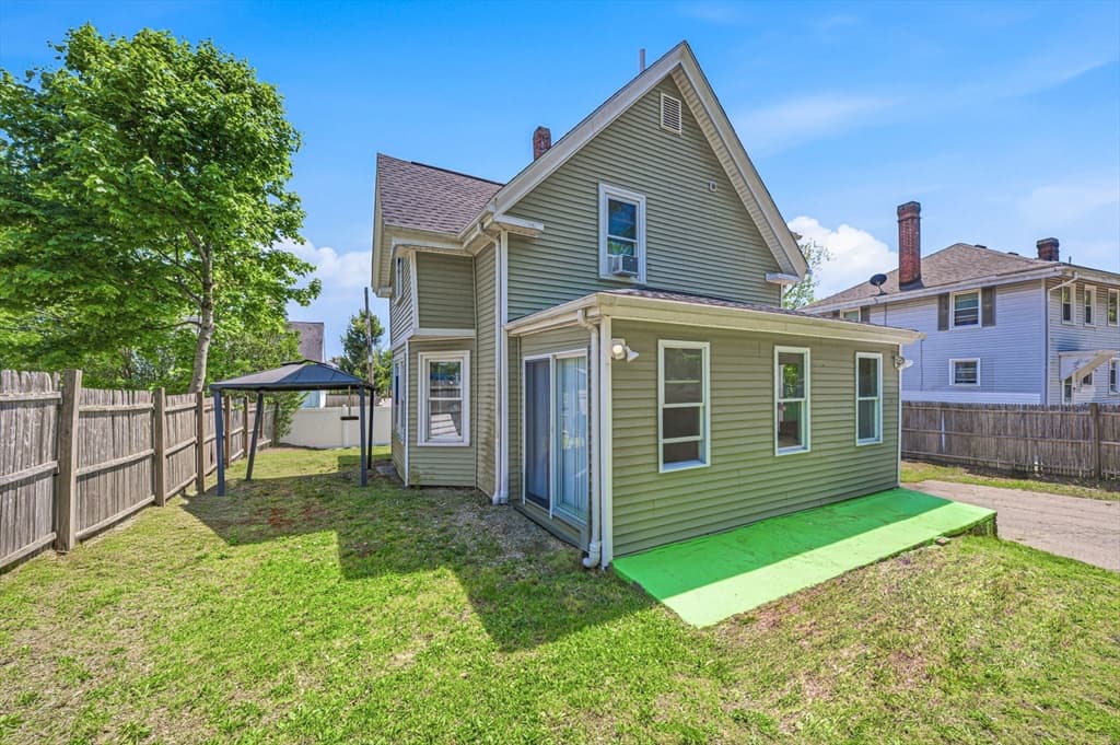 Single Family Residence at 17 Forest Ave, Plymouth MA 02360, photo 3 of 17