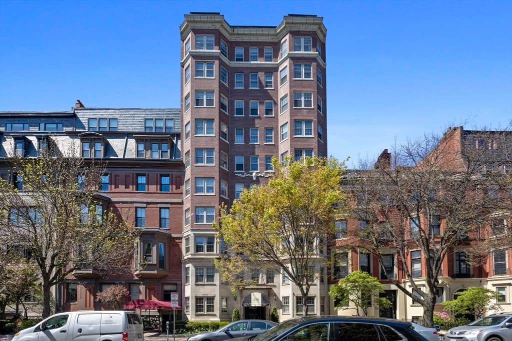 Condominium at 250 Beacon St # 10, Boston MA 02116, photo 27 of 28