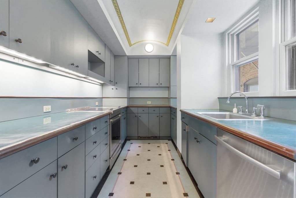 Condominium at 250 Beacon St # 10, Boston MA 02116, photo 17 of 28