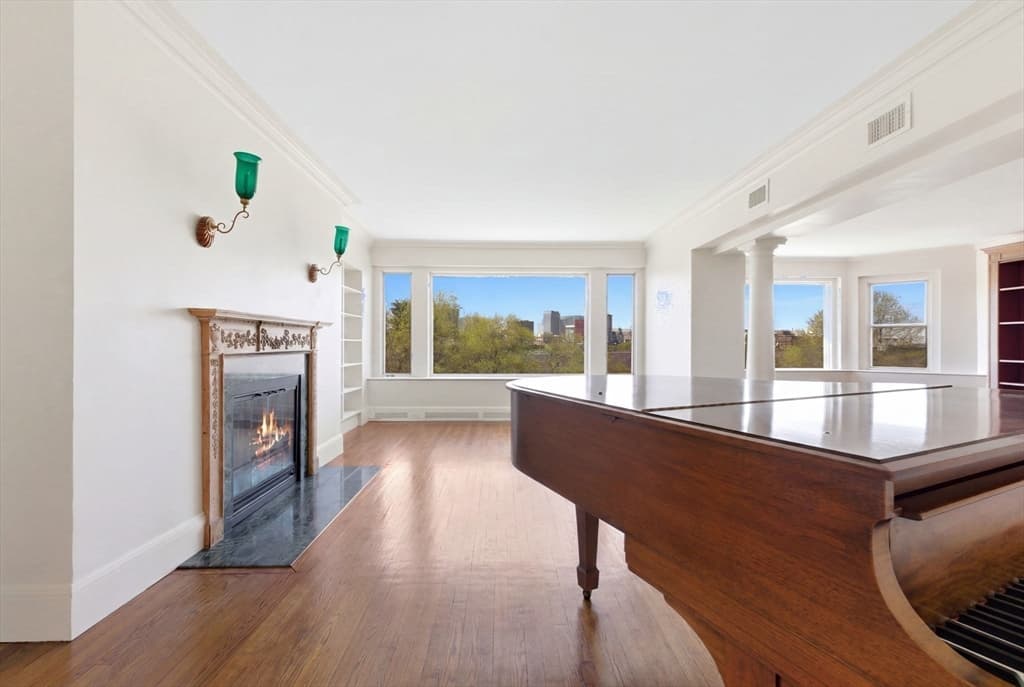 Condominium at 250 Beacon St # 10, Boston MA 02116, photo 9 of 28