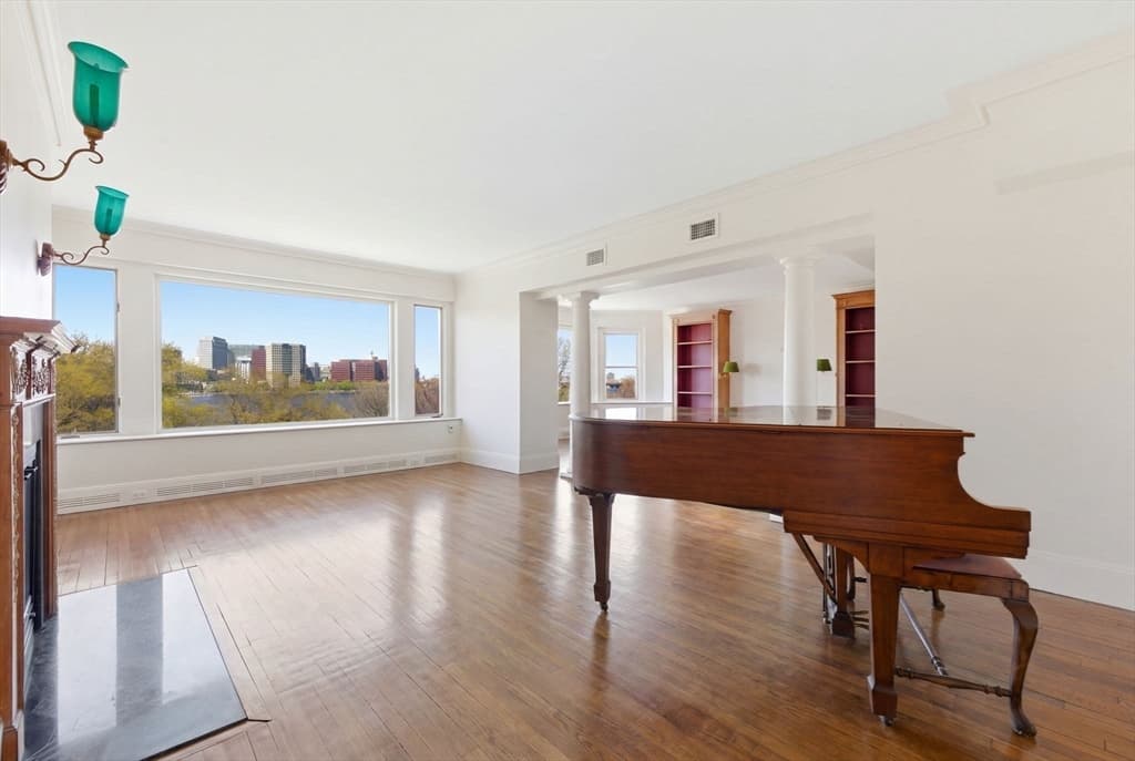 Condominium at 250 Beacon St # 10, Boston MA 02116, photo 11 of 28