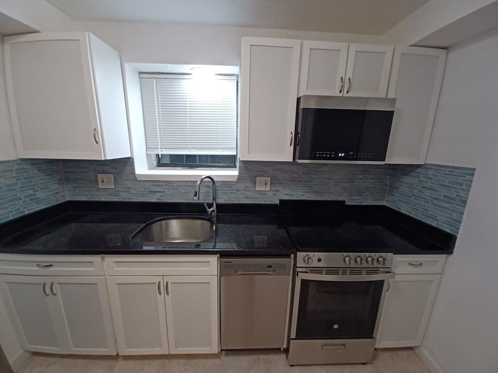 Condominium at 8 Jackson St # C1, Quincy MA 02169, photo 7 of 19