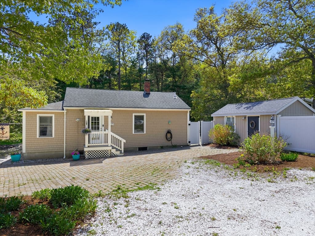 83 Valley Road, Plymouth MA 02360