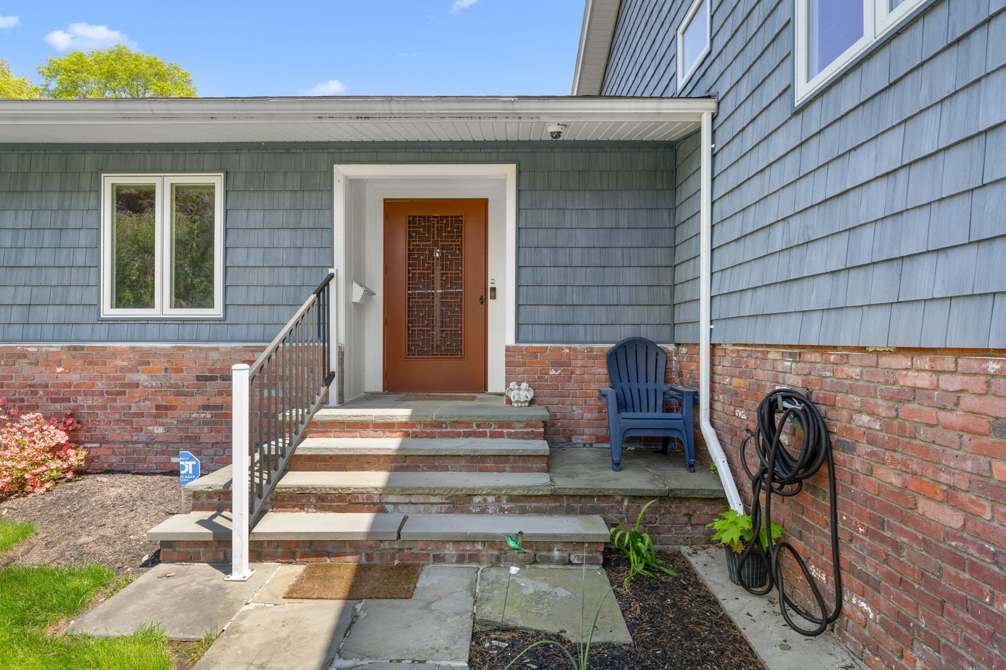 Single Family Residence at 59 Briarcliff Rd, Brockton MA 02301, photo 4 of 40