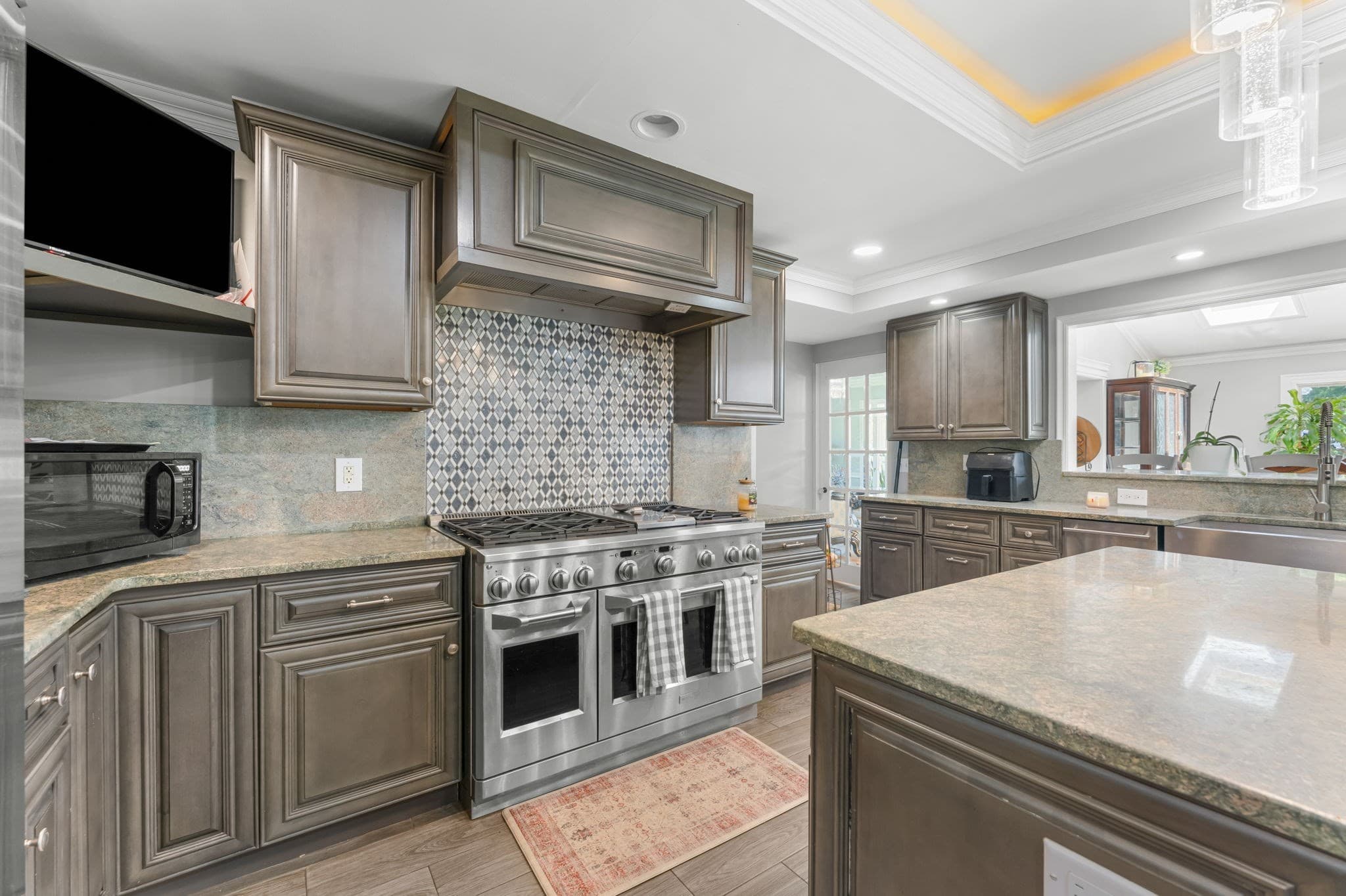 Single Family Residence at 59 Briarcliff Rd, Brockton MA 02301, photo 8 of 40