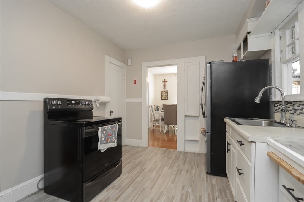 34 Preston St, Springfield MA 01109 photo 13