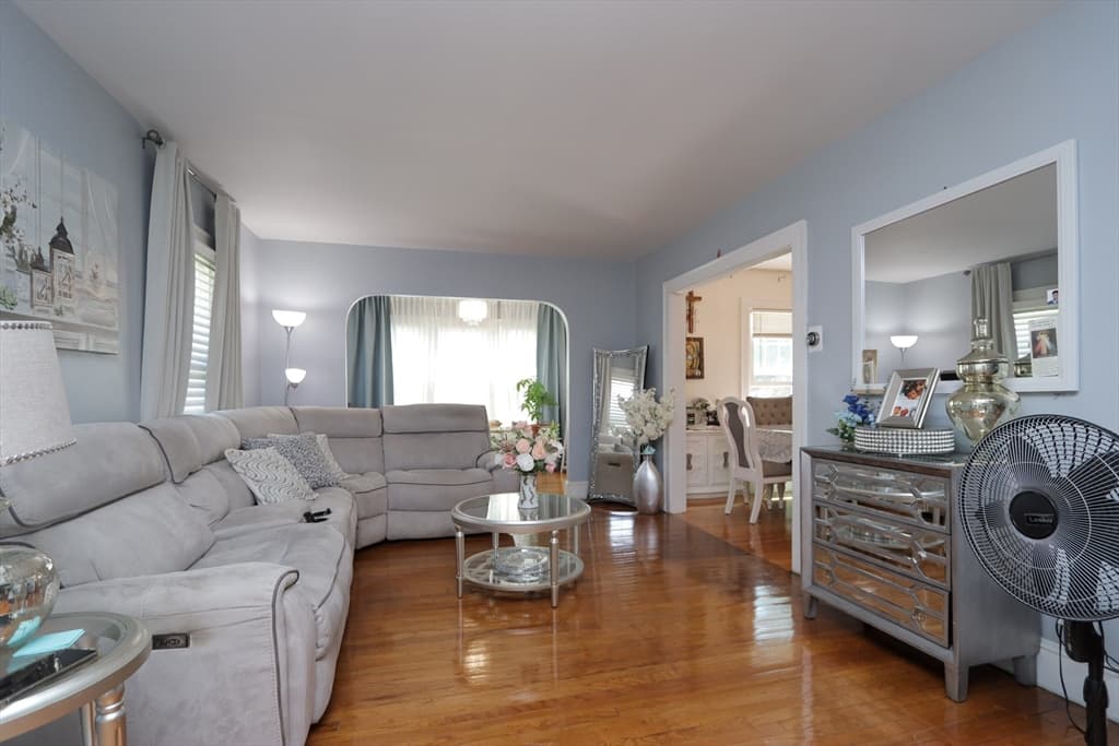 34 Preston St, Springfield MA 01109 photo 7
