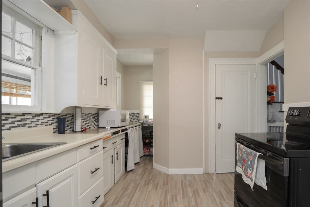 34 Preston St, Springfield MA 01109 photo 11