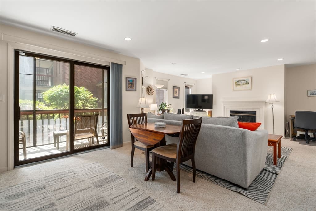 770 Salisbury St # J558, Worcester MA 01609 photo 9