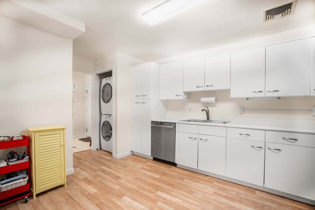 770 Salisbury St # J558, Worcester MA 01609 photo 4