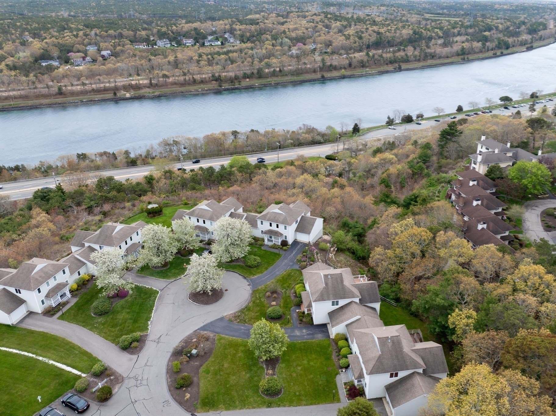 Condominium at 2 Beach Plum Ln, Bourne MA 02532, photo 2 of 42