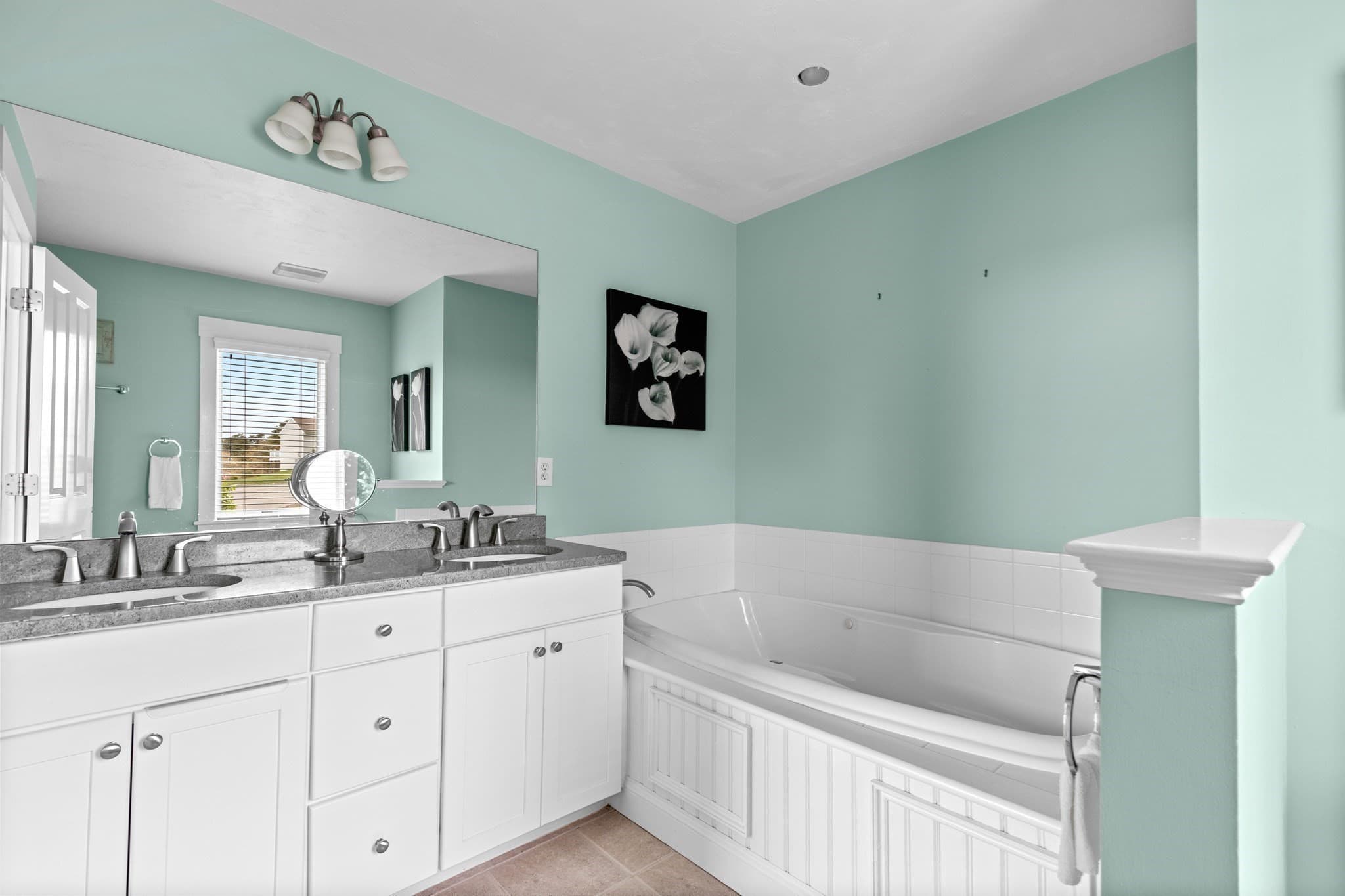 Condominium at 2 Beach Plum Ln, Bourne MA 02532, photo 16 of 42