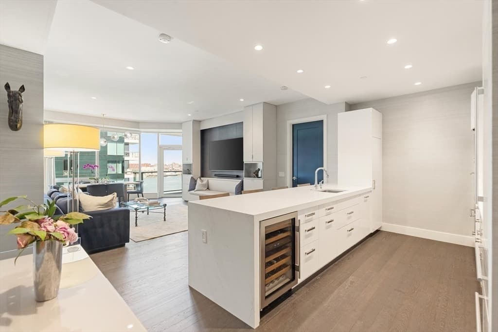 50 Liberty Drive # 7L, Boston MA 02210 photo 2