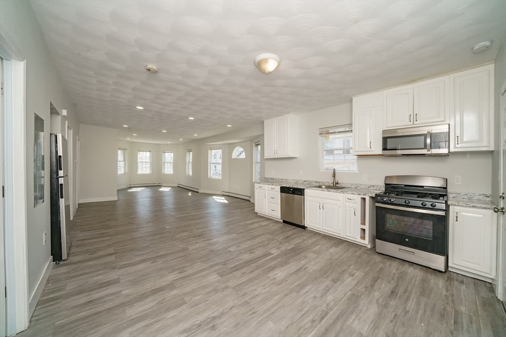 539-541 North Front Street, New Bedford MA 02745 photo 3