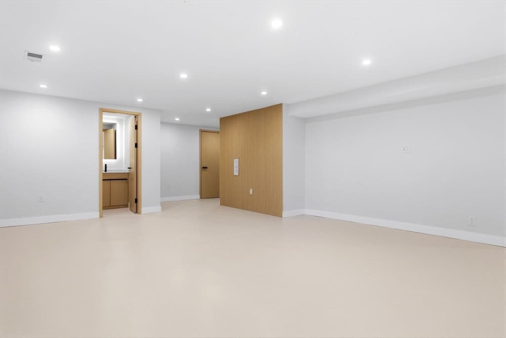 236 Lake Street, Waltham MA 02451 photo 32