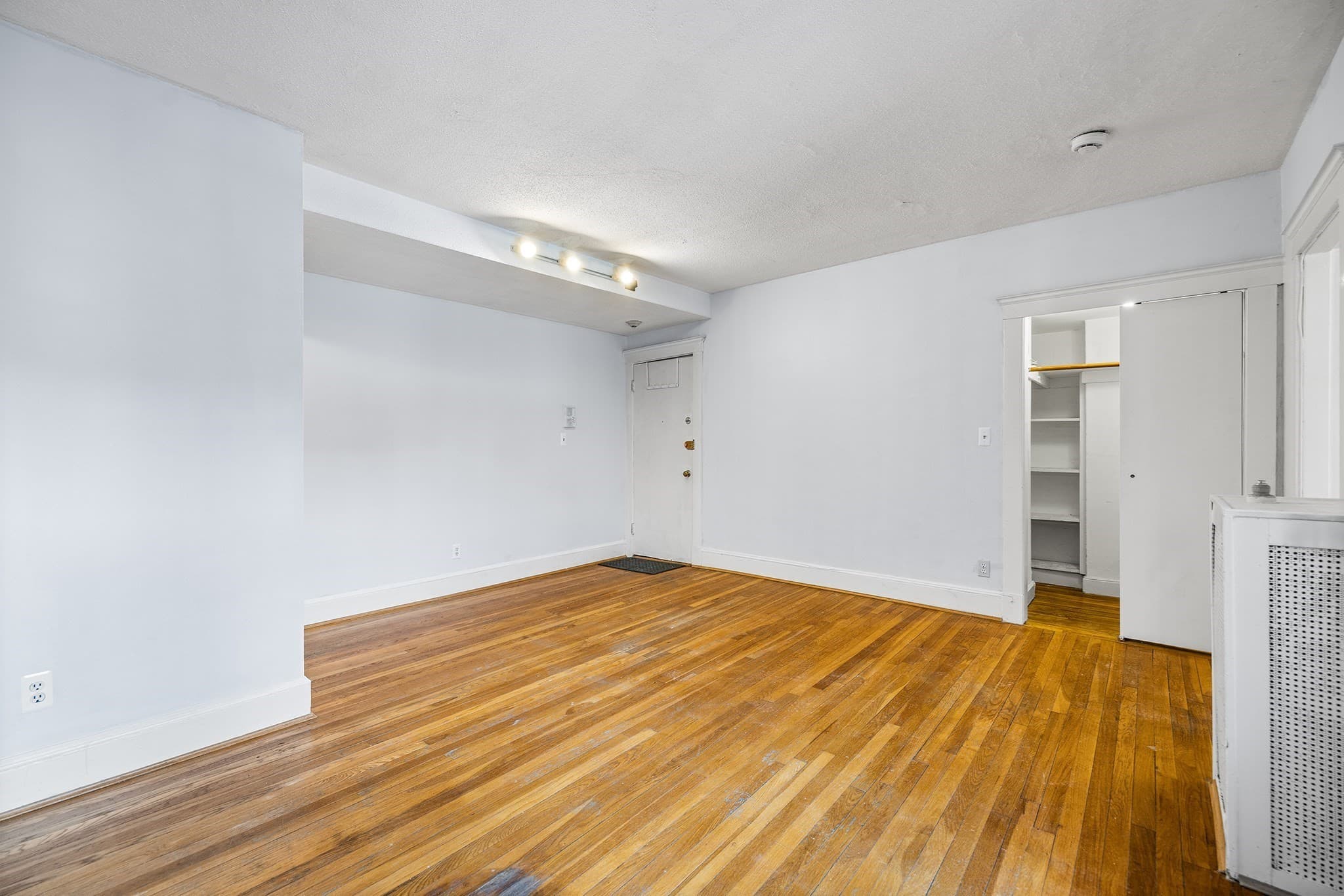 Condominium at 100 Lanark Rd # 8, Boston MA 02135, photo 9 of 19