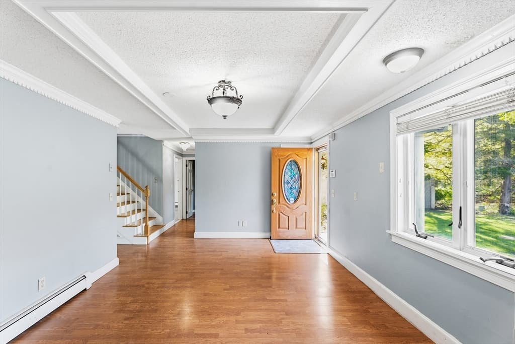 9 E Harbor Cir, Falmouth MA 02536 photo 2