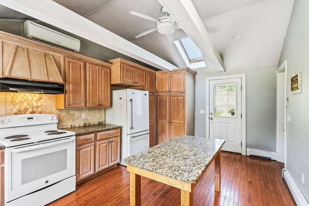 9 E Harbor Cir, Falmouth MA 02536 photo 7