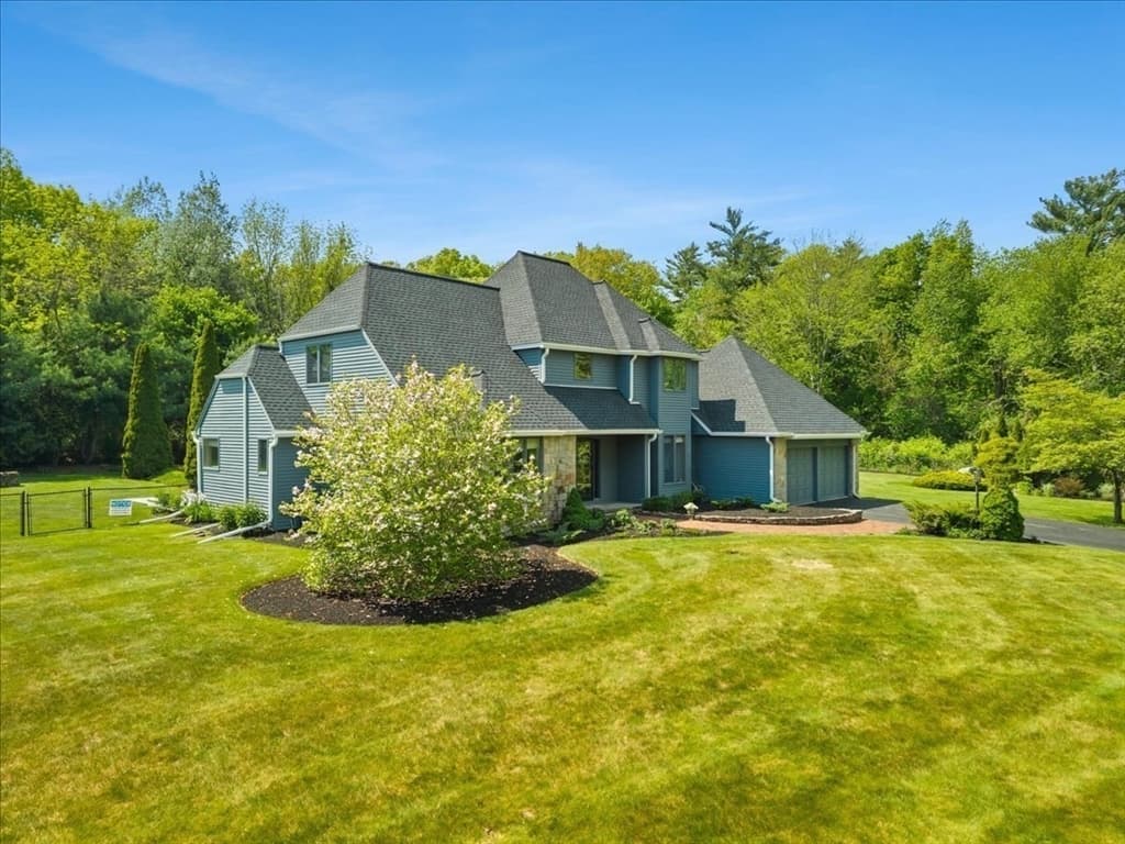 14 Fieldstone Ter, West Bridgewater MA 02379 photo 2